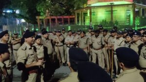 वीकेंड पर दून पुलिस का ‘नाइट स्ट्राइक’ अभियान, 500 से अधिक लोगों से पूछताछ