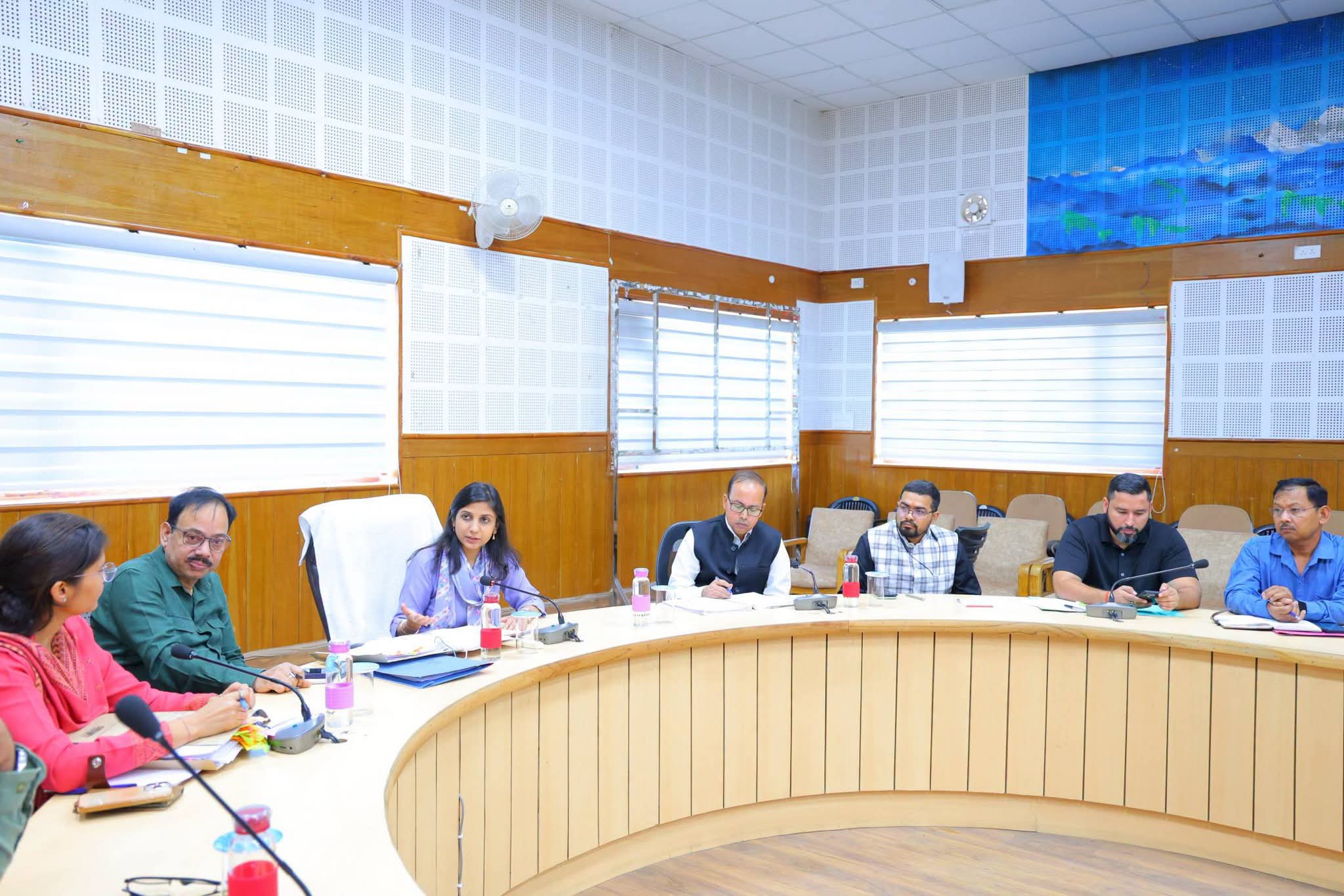 घेरबाड़ नीति के प्रभावी क्रियान्वयन को लेकर डीएम ने दिए