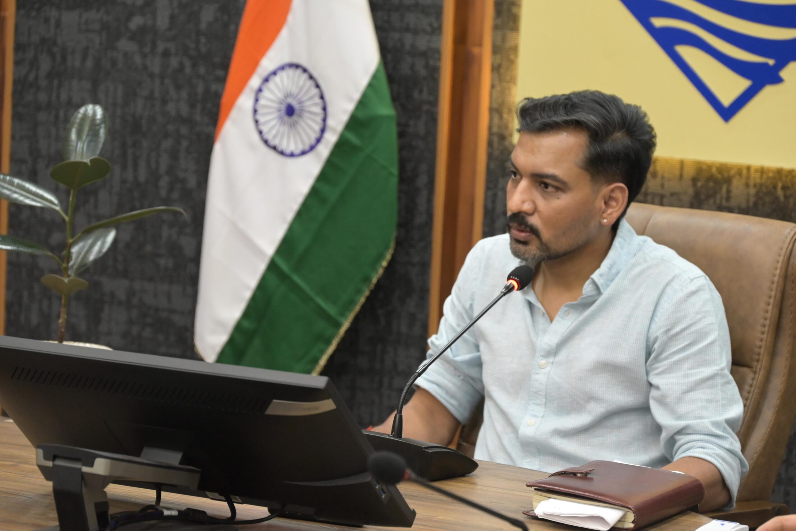30 सितंबर तक ऑनलाइन आवेदन कराने का लक्ष्य, डीएम ने अधिकारियों को दिए प्रभावी कार्रवाई के निर्देश
