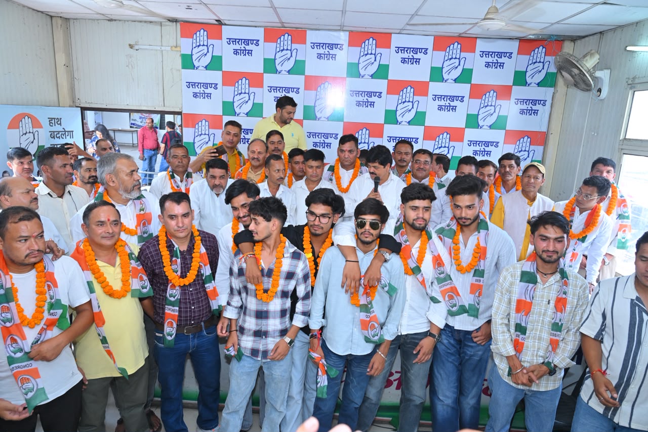 कांग्रेस में भाजपा को झटका, ओबीसी विभाग के जिला उपाध्यक्ष दिनेश सिंह पंवार समेत सैकड़ों ने थामा कांग्रेस का हाथ