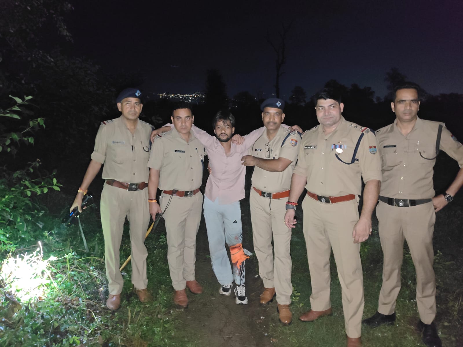 बड़ी खबर : पटेलनगर में पुलिस-बदमाश मुठभेड़, पैर में गोली लगने से शूटर घायल